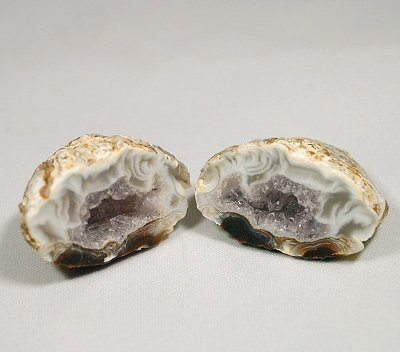 トレジャーメノウ アメジスト 台座付き ペア 蓋付き ジオード 瑪瑙 天然石 82.1Kg ペア水晶トレジャーアメジスト 同梱不可(特大品) 納品